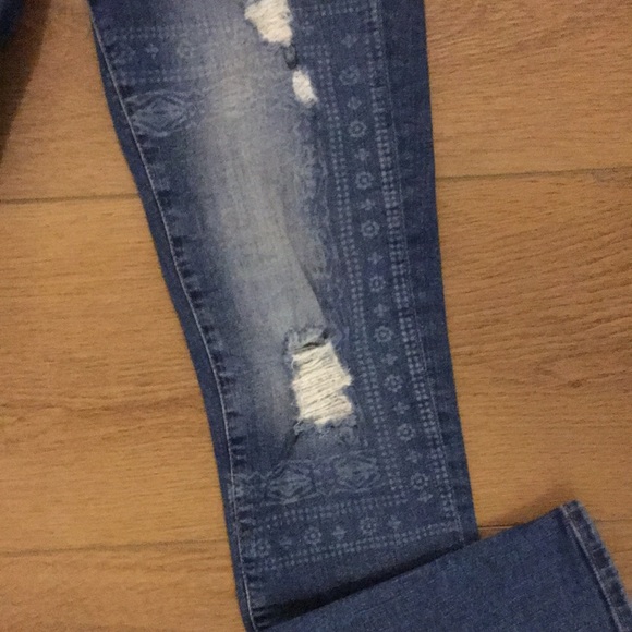Mavi Distressed Jeans - Picture 4 of 8